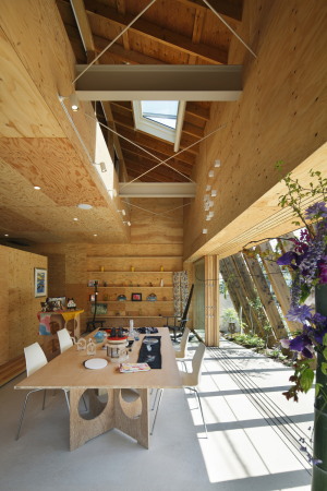 Koji Fujii/Nac�sa & Partners Inc., Cocochi comfort gallery Utsuwa, UID Architects, Tajiricho, Fukuyama, Hiroshima, Japan, Toshiya Ogino, Keisuke Maeda, Gemeindezentrum, Holz, Holzlatten, Lattenzaun, Wood, louvers, Natur, B�ume, Baum, Galerie, Seminar, Seminarr�ume, Treffpunkt, Veranstatulngsort, Hiroschima