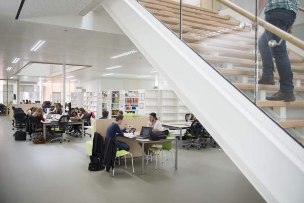 LIAG architects, Nijmegen, HAN University of Applied Sciences, Faculty of Education, Energieeffizienz, Naturmaterialien, Tageslicht, Licht, Glasdach, Dach, Biodiversitt