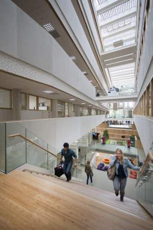 LIAG architects, Nijmegen, HAN University of Applied Sciences, Faculty of Education, Energieeffizienz, Naturmaterialien, Tageslicht, Licht, Glasdach, Dach, Biodiversitt