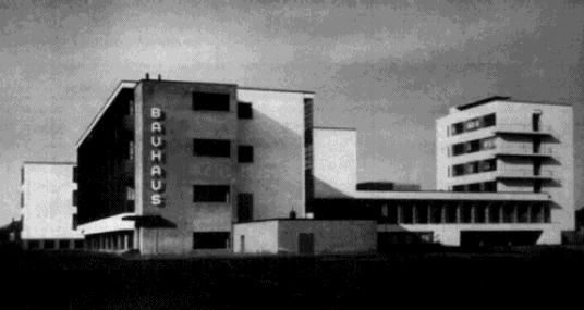 Bauhaus-Gebude in Dessau und Weimar erhalten Aufnahmeurkunde