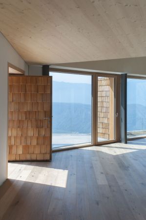 Liefers, Laives, Italien, Italy, Elisabeth und Helmut Uhl Stiftung, Wissenschaft, Non profit organization, kologische Nachhaltigkeit, modostudio, Wettbewerb, Holz, Bolzano, lokale Bauweise, Tradition, Forschung, Abriss, Lrchenschindel, Porphyrstein