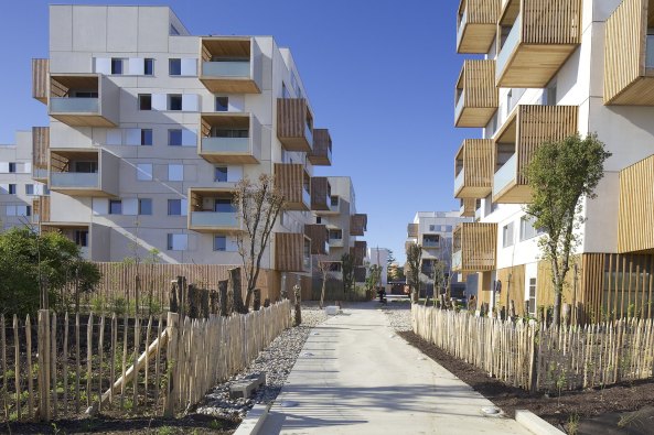 Square Maimat; Sozialwohnungsbau; Frankreich; PPA Architectures; Toulouse; Loggien; Lrchenholz; Wohnpark; 60er Jahre Wohnsiedlung; Abriss; Neubau