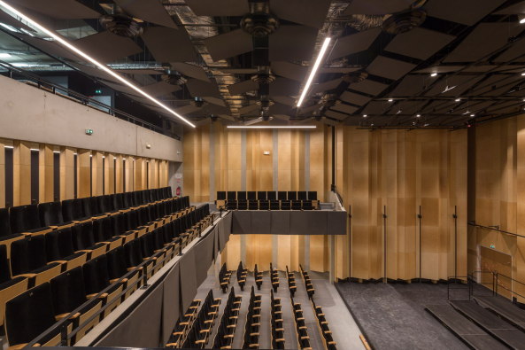 Konzertsaal, Konzerthalle, Konservatorium, Bondy, Paris, Zumtobel, Squano Amnagement, Radio Francen concert hall, Frankreich, Musik, Klassik, Wellblech, Blechh, Streckmetall, Sennheiser, PARC Architectes, Brice Chapon, Emeric Lambert, Verseilles, 11h45