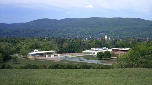 Blick vom Stone Hill Center auf den Campus