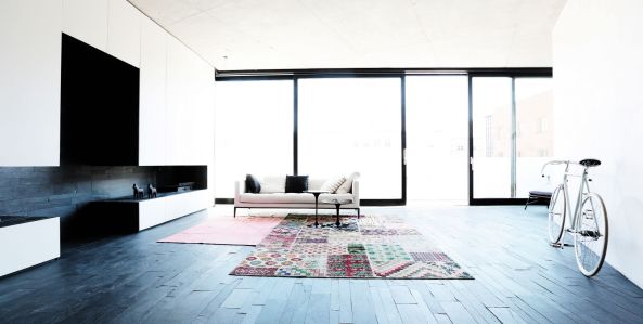 Wohnhaus in Berlin, Living in Berlin, Berlin-Mitte, Waisenstrae, Berliner Block, Wohnhuser an der alten Stadtmauer, altes Berlin, old berlin, Maisonette, Townhouse, Sohrab Zafari, Atelier Zafari, Japan, Persien, Lcke, Grundstck, Neubau, Wohnungsbau, Brandwand, Junge Architekten, Wohnen mit Pool, Dachteressae, Licht, Luft, new buildings in berlin, walls, windows, german architecture, best architects, Putz, Wrmedmmung, density