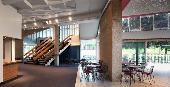 Chichester Festival Theatre, Haworth Tompkins, Powell and Moya, Theaterbau, Sichtbeton, Moderne, Umbau, concrete, renewal, modernism