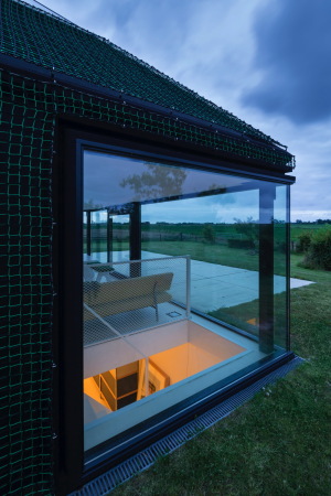 Sommerhaus, Texel, Benthem Crouwel, halbes Walmdach, Fischernetz