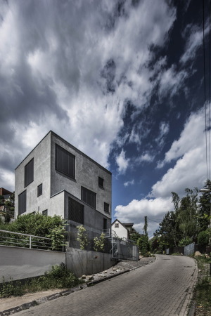 Maros Feck, plusminusarchitects, Bratislava, Einfamilienhaus, Dlh Diely, Sichtbeton, concrete