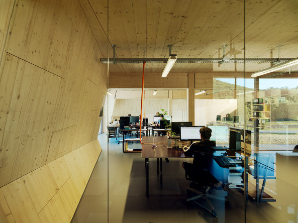 Heri und Salli, sterreich, Wien, Burgenland, Office Off, Bro, Holzbau, Holz, Fassade, Arbeitsraum, Membran, Energieefizienz, Fichte, Lrche, kanadische Zirbe, BUS-System