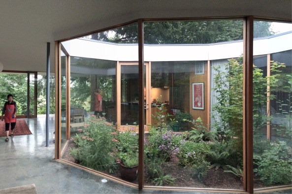 Bungalow mit Loch; Einfamilienhaus; Aurora; Oregon; No Architects; NOA; New York; Innenhof; Courtyard House; private residence; Flachdach; Loft