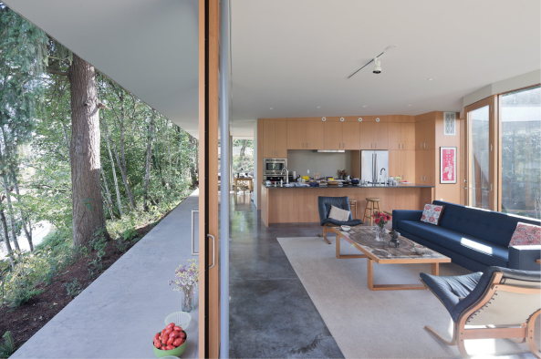 Bungalow mit Loch; Einfamilienhaus; Aurora; Oregon; No Architects; NOA; New York; Innenhof; Courtyard House; private residence; Flachdach; Loft