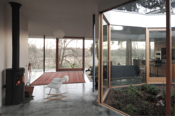 Bungalow mit Loch; Einfamilienhaus; Aurora; Oregon; No Architects; NOA; New York; Innenhof; Courtyard House; private residence; Flachdach; Loft