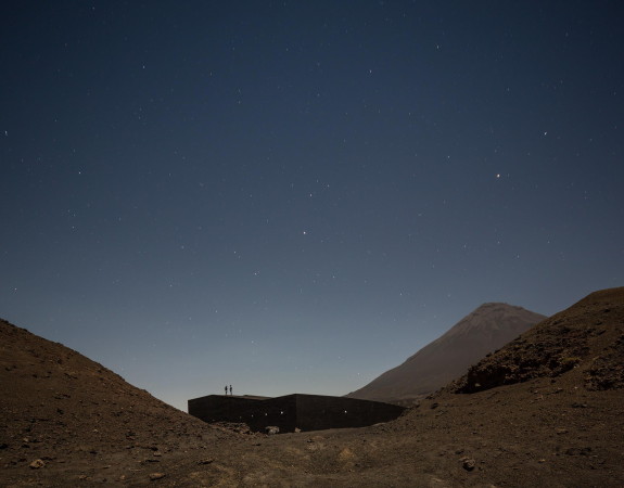FG+SG � Fernando Guerra, Sergio Guerra, Armando Cunha, Fogo Island Natural Park Head Quarters, oto arquitectos, Andr� Castro Santos, Miguel Ribeiro de Carvalho, Nuno Teixeira Martins, Ricardo Barbosa Vicente, Amado Alves, Eng. Maria Jo�o Rodrigues + Eng. Jo�o Parente, Prosirtec, Matriz Engenharia, Vulkangestein, Bildungszentrum, Lernzentrum, Nationalpark, Verwaltungsbau, Informationszentrum, dunkler Stein, Vulkanstein, nat�rliche Architektur, archaisch, Beton, Spiralform, Spirale, Spiral Jetty, Djarfogo, national parc, concrete, vulcano, Kulturzentrum, cultural centre