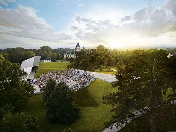 Bhne, Freiluftbhne, Wagram, Wagram-Fenster, Knigsbrunn, Martin und Werner Feiersinger, Niedersterreich, Architektur, Kunst, Architekten, Landmarke, Guckkastenbhne, Kammerchor, architecture in austria, Weinbauort Knigsbrunn, Skulptur, art, architecture, architects, Architektenbrder, Wolkenturm in Grafenegg von the next ENTERprise, stage-design, Wien, Kunst und Architektur, Wein und Architektur, Weinbaugebiet Wagram