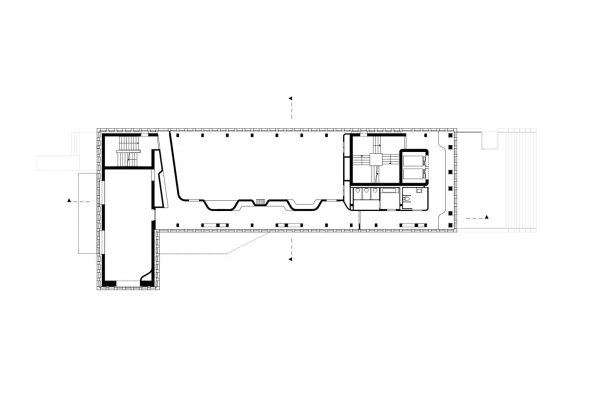 Hörter+Trautmann Architekten; Hamburg; Adolphsplatz; InnovationCampus; Handelskammer; HKIC; Neubau; Hamburg School of Business Administration; HSBA; Daniel Sumesgutner; U-Bahn; Luftraum; Elastomer-Schicht; Kragplatte; Zugpfähle