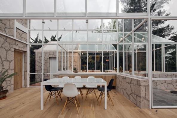 Lorenzo Alvarez Arquitectos, Jilotepec, Mexiko, Mxico, Conservatory, Glas, Landschaft, Gewchshaus, Wintergarten, Transparenz, living, plants, Licht, light, Stein, Garten, Mammutbaum, Stahl
