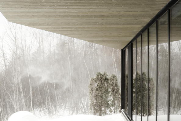 Residence Roy-Lawrence, Chevalier Morales Architectes, Sutton, Quebec, Kanada, Einfamilienhaus, Schweizer Chalet, Holzbau, residence, Canada, timber, mountains