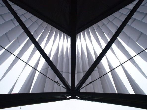 Nature Concert Hall, Ernests Sveisbergs, Veldrums and Partners, architecture office DJA, Didzis Jaunzems Architecture, Klinta Pickaine, Gauja National Park, Sigulda, Latvia, Lettland, Konzertpavillon, Konzerthalle, temporre Bhne, Konzertbhne, Musik, Music hall, concert hall, Feld, Ernte, Herbst, Sommer, Natur, Folly, Kunst, Kultur