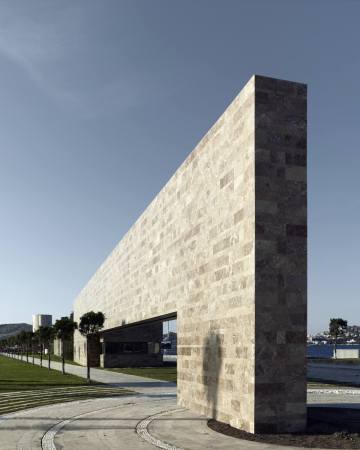 Emre Arolat Architects, T�rkei, Bodrum, Yalikavak Palmarina, Yachthafen, Insel, Wohnungsbau, Hafen, Lokalcholorit, Kalkstein, travertin, turkey, housing, marina, Einkaufszentrum, shopping center, Glas