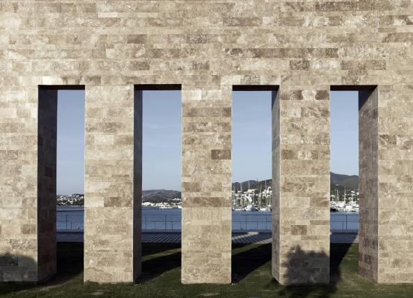 Emre Arolat Architects, Trkei, Bodrum, Yalikavak Palmarina, Yachthafen, Insel, Wohnungsbau, Hafen, Lokalcholorit, Kalkstein, travertin, turkey, housing, marina, Einkaufszentrum, shopping center, Glas