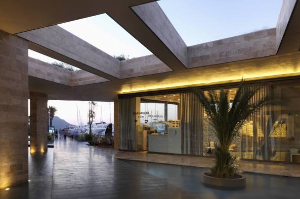 Emre Arolat Architects, T�rkei, Bodrum, Yalikavak Palmarina, Yachthafen, Insel, Wohnungsbau, Hafen, Lokalcholorit, Kalkstein, travertin, turkey, housing, marina, Einkaufszentrum, shopping center, Glas