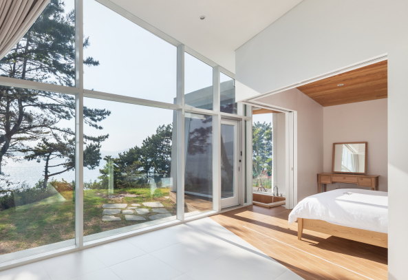 Kyungsub Shin; Atelier Chang; Knot House; Vacation homes; Residential; Resort; Architecture; Soohyun Chang; Federica Russo; Ryan Day; Hyunwoo Chung; Cliff; Sea; Ocean; Geoje Island; South Korea; Sdkorea; Goeje-Insel; Knotenhuschen; Knoten; gefaltet; Aussicht; Infinity Pool