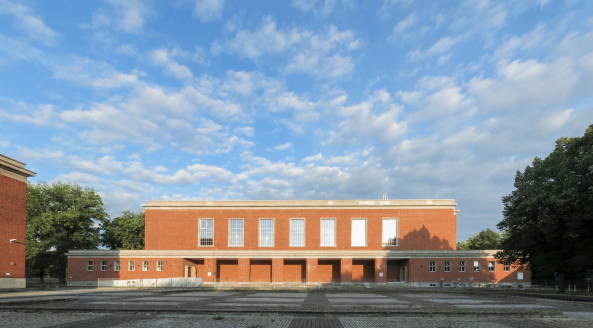 Schwimmhalle Finckensteinallee, Berlin, Veauthier Meyer Architekten, Sanierung, Sportbad, swimming pool, Schwimmhalle, Bder-Sanierungsprogramm, Umweltentlastungsprogramm, energetische Sanierung, denkmalgerechte Sanierung, Denkmal, Dachkonstruktion, Glasdeckenkonstruktion