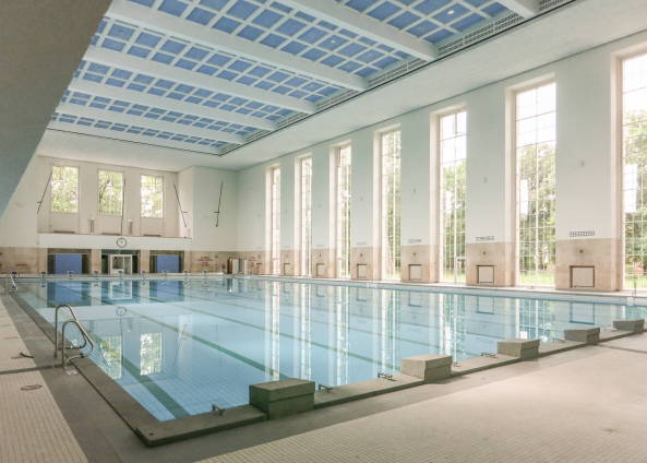 Schwimmhalle Finckensteinallee, Berlin, Veauthier Meyer Architekten, Sanierung, Sportbad, swimming pool, Schwimmhalle, Bder-Sanierungsprogramm, Umweltentlastungsprogramm, energetische Sanierung, denkmalgerechte Sanierung, Denkmal, Dachkonstruktion, Glasdeckenkonstruktion