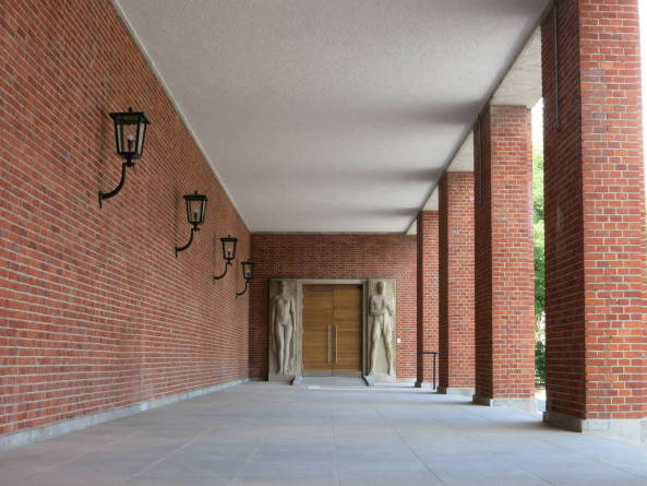 Schwimmhalle Finckensteinallee, Berlin, Veauthier Meyer Architekten, Sanierung, Sportbad, swimming pool, Schwimmhalle, Bder-Sanierungsprogramm, Umweltentlastungsprogramm, energetische Sanierung, denkmalgerechte Sanierung, Denkmal, Dachkonstruktion, Glasdeckenkonstruktion