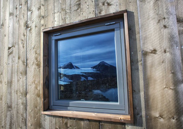 Norwegen, Okstindan, Berge, mountains, glacier, Gletscher, Htte, Zufluchtsort, Charles Rabot, lokale Baumaterialien, lokale Bauweise, Holz, Herberge, Solarenergie, new architecture, best architects, buildings in norway, wood, JVA Jarmund/Vigsns Architects, Rabot Tourist Cabin, Birkenholz, Charles Rabot, Schlafen auf dem Gletscher, kleine Htte, Minihuser, Kleinode, Baunetz, Baunetz-Meldungen, Fenster, Window, Bauen in den Bergen, mountains, Bauen mit Holz, Holzarchitektur, wood architecture