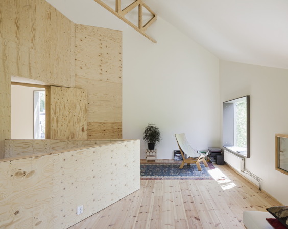 Petersns vg 40, 127 41 Skrholmen, Schweden, Minihaus, Billighaus, Wellblech, Meer, Aussicht, Einfamilienhaus, Ferienhaus, Holz, Beton, Blech, Skansholmen 13, Tommy Carlsson, 2014, Neubau, Fertighaus, Prototyp, Panoramafenster, Ausblick, Ecke, happy cheap,