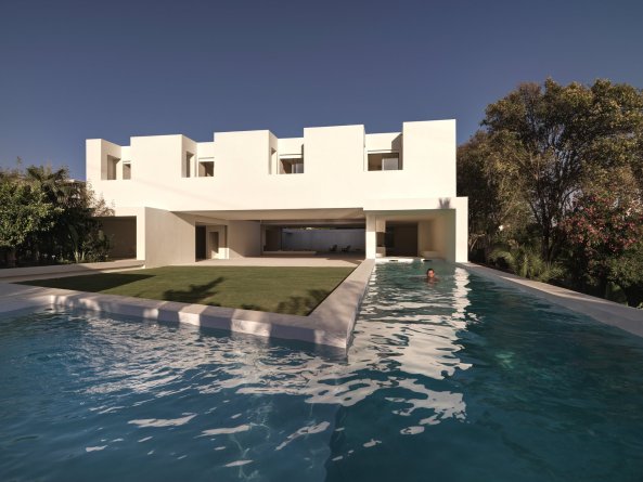 Villa Los Limoneros, Marbella, Villa ber einem Garten, gus wstemann architects zrich barcelona, Andalusien, white villa over a garden, Spain, Andalusia
