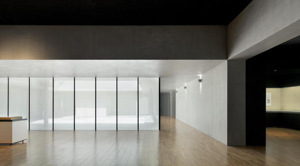 Museum, Kunstmuseum, baunetz, Atelier Deshaus, Long Museum West Bund, Liu Yichun, Chen Yifeng, Shanghai, Beton, Betonbgen, Transformation, Industriekultur West Bund, Moderne Kunst, klassische Moderne, zeitgenssische Kunst, minimalistisch, concrete, modern art, industrial, modern art,