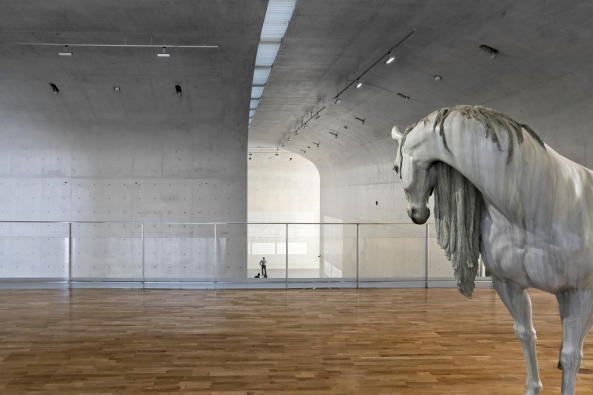 Museum, Kunstmuseum, baunetz, Atelier Deshaus, Long Museum West Bund, Liu Yichun, Chen Yifeng, Shanghai, Beton, Betonb�gen, Transformation, Industriekultur West Bund, Moderne Kunst, klassische Moderne, zeitgen�ssische Kunst, minimalistisch, concrete, modern art, industrial, modern art,