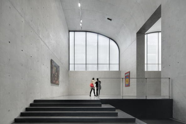 Museum, Kunstmuseum, baunetz, Atelier Deshaus, Long Museum West Bund, Liu Yichun, Chen Yifeng, Shanghai, Beton, Betonb�gen, Transformation, Industriekultur West Bund, Moderne Kunst, klassische Moderne, zeitgen�ssische Kunst, minimalistisch, concrete, modern art, industrial, modern art,