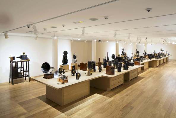 Pathe Foundation, Fondation J�r�me Seydoux Path�, Renzo Piano, Fondation Path�, headquarter, B�rositz, Fassade, Archivgeb�ude, Archiv, Ausstellung, Stiftung Pathe, Transparenz, �ffenlticher Raum, Gew�chshaus, greenhouse, Tageslicht, Garten, Glas, glass, natural light, Filmkunst, cinematographic art