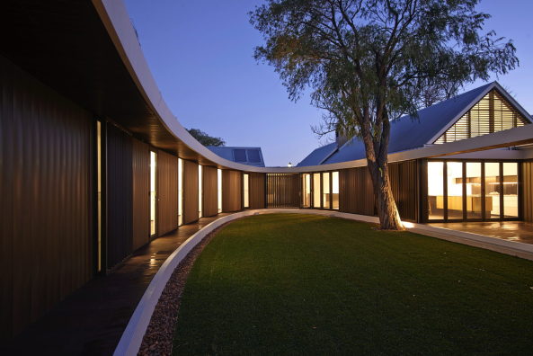 Luigi Rosselli Architects, Subiaco, Oval house, Sydney, Australien, Abbruchziegel, Australia, federation style, recycled brick, timber