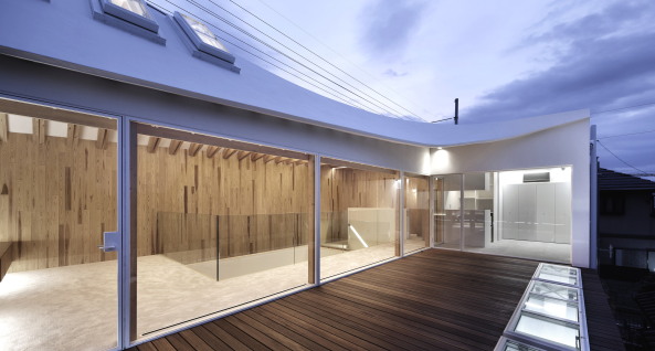 Zahnarztpraxis; von Kohki Hiranuma Architect & Associates; Neubau; Dentistry; Wood; Timber; Holz; wei; Mino; Osaka; Architecutre; Japan; Satoshi Shigeta