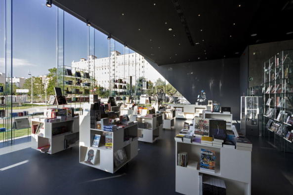 Caixaforum, Expo Zaragoza, Saragossa, Kulturzentrum, Monolith, Monument, Stadtkrone, Estudio Carme Pinos, Museum, Auditorium, Ricardo Santonja, Calle Jos Anselmo Clave, Konzert, Forum, Zentrum, Tarnfarbe, Museum, Kunst, Social Centre, camouflage, music