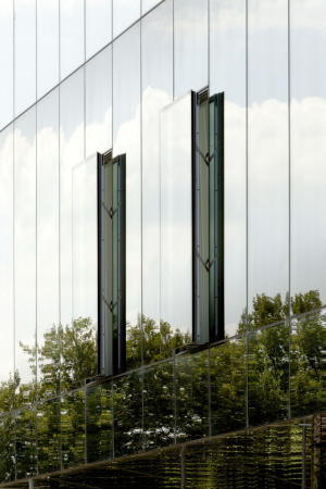 Schiffahrtsamt, Verkehrsbau, Wiel Arets, Jan Bitter, Bettina Kraus, Jan Bitter, Brogebude, Glasfassade, Schleuse, Schiff, Julius Klatte, Harold Hermans, Rob Willemse, Office, Maasbracht, Regiocentrale Zuid, Dutch, Belgian, Niederlande, Belgien, headquarters, water traffic control, Wasserwege, Kanal, Bassin, Wasserbassin, Netherlands, Rijkswaterstaat, Aussicht, Wasserlandschaft