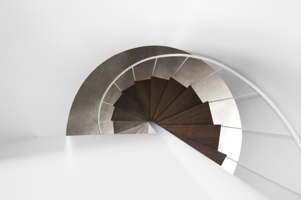 L'eran; The Screen; Alain Carle architecte; Montreal; Quebec; Saint Victor; See, Lake; Haus am See; House by the lake; brick; painted black; black brick; Rotzeder; Wentworth Nord; Einfamilienhaus; Family Home; Architektur; architecture, Adrien Williams