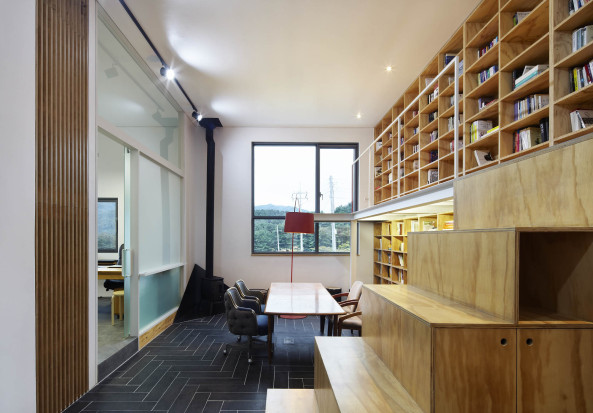 studio_GAON, Gapyeong, Gyeongki-do, Wohnhaus, housing, Sdkorea, House of Respect and Happiness, Einfamilienhaus, Bibliothek, Berglandschaft, Dachausbau, Beton, Stein