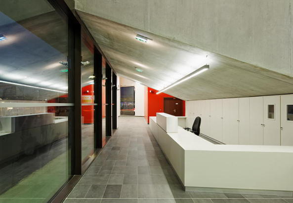 Paris, Hub, Forschungsbau, Holz, Beton, Unigebude Universitt, university, Badia Berger, Mantes-La-Ville, Yvelines, Campus, Balkon, Ausblick, Wrfel, Holzwrfel, Sockel, Sockelbau, Betonsockel, technology centre. Technologiezentrum, Takuji Shimmura, Technologie, High-Tech, mantes la ville universit