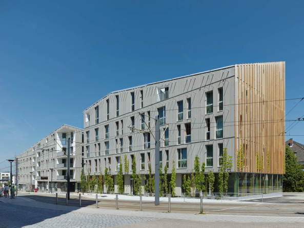 Stadthaus M1 Green City Hotel in Freiburg von Barkow Leibinger