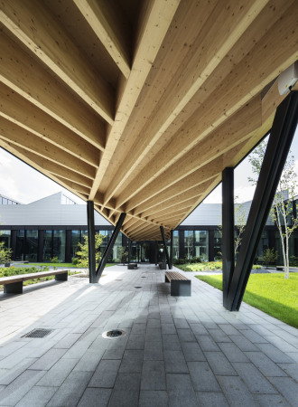 Barkow Leibinger  Architekten, Kaufbeuren, Berlin, HAWE Werk, Er�ffnung in Kaufbeuren, Halle, Hallenarchitektur, Fassade, Tragwerk, Neubau, construction, facade, corporate architecture, Frank Barkow, Regine Leibinger, HAWE Hydraulik, Produktionshalle, Baunetz, Baunetz-Meldungen, Allg�u, Architektur im Allg�u, Shed-Dach, Glas, Beton, Concrete, Profilglas, B�ro, Verwaltung, Headquarter, Campus, Gr�ne Fabrik