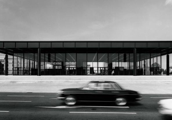 Neue Nationalgalerie, Mies van der Rohe, Kulturfourm Berlin, David Chipperfield: Sticks and Stones, Intervention, Ausstellung in Berlin, Bume, Trees, Glas, Moderne, Mies, Sulenhalle, 144 Baumstmme, Sttzen, Sule, Elements of Architecture, Olafur Eliasson, Chipperfield, David Chipperfield Architects, Freunde der Neuen Nationalgalerie, Sulen und Sttzen, Architekturausstellunen, Architektur, exhibtion berlin, BauNetz, Baunetz-Meldungen, architecture in berlin, intervention by chipperfield