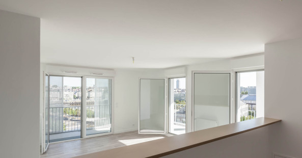 Nantes, Frankreich, social housing units, Antonini Darmon Architects, sozialer Wohnungsbau, Wohnungen, Fassade, Gewerbe, Geschfte, Beton, Betonfertigteile, concrete, precast concrete, Holz, Stahl, wood, steel