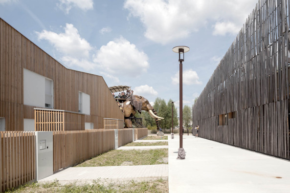 Nantes, Frankreich, social housing units, Antonini Darmon Architects, sozialer Wohnungsbau, Wohnungen, Fassade, Gewerbe, Geschfte, Beton, Betonfertigteile, concrete, precast concrete, Holz, Stahl, wood, steel