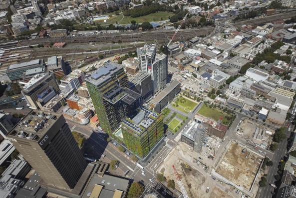 Atelier Jean Nouvel, Sydney, Australien, australia, Hochhaus, Wohnhochhaus, Wohnen, housing, Brutalismus, Jean Nouvel, One Central Park, Pflanzen, Energieeffizienz, Nachhaltigkeit, Solarenergie, ehemaliges Brauereigelnde, vertikales Wohnen, vertical living, brutalism, sustainability, Fassade, tower, green tower, Heliostat, grne Fassade, green facade