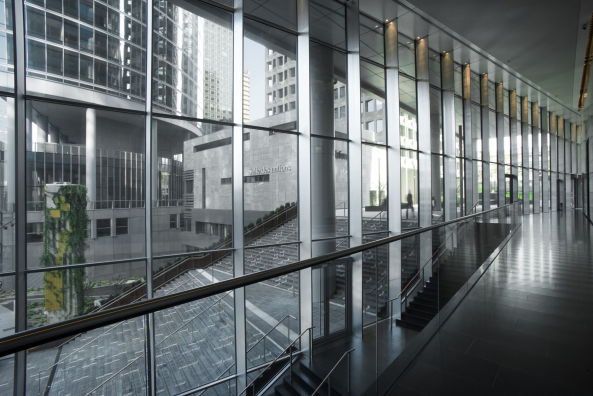 Tour Carpe Diem, La Dfense, Courbevoie, Frankreich, Robert A.M. Stern Architects, Hochhaus, tower, Bro, Boulevard Circulaire, Glas, Wintergarten, winter garden, skyline, office, LEED, Nachhaltigkeit, Energieeffizienz, Beleuchtung, Grand Paris